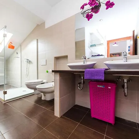 3 Bedroom Gorgeous In تروغير